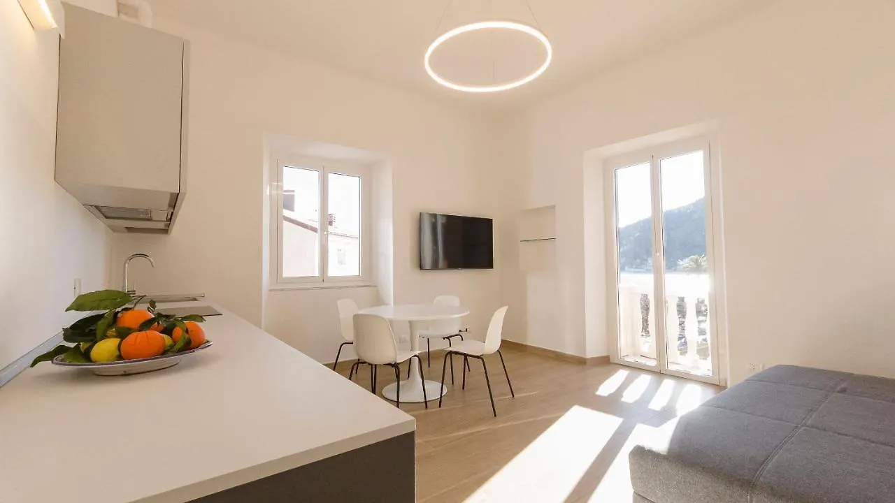 Noliday Riviera Sea View Luxury Apartment