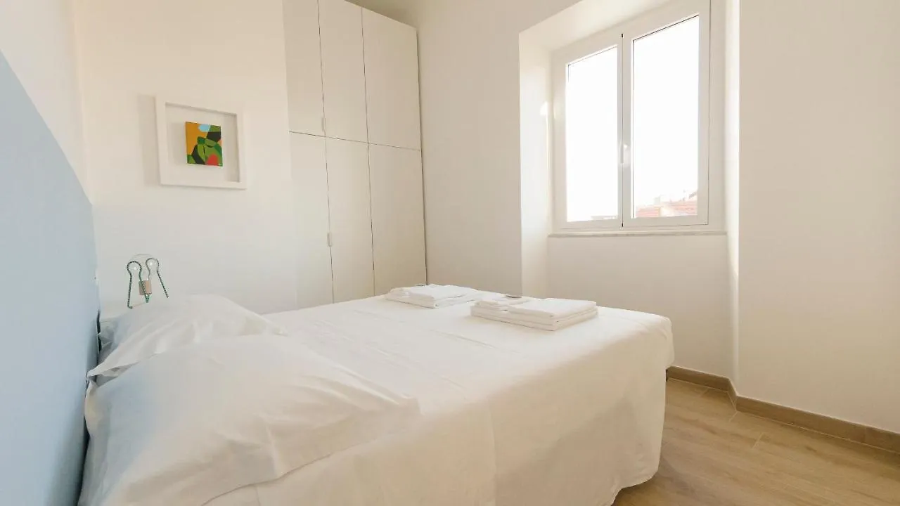 Noliday Riviera Sea View Luxury Apartment